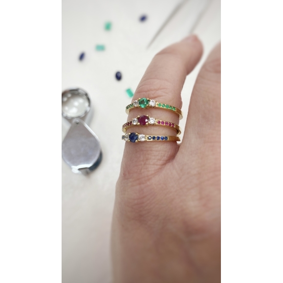 Anillo de oro amarillo con zafiros y diamantes 2