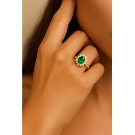 Anillo de Oro Amarillo con Esmeralda y Diamantes