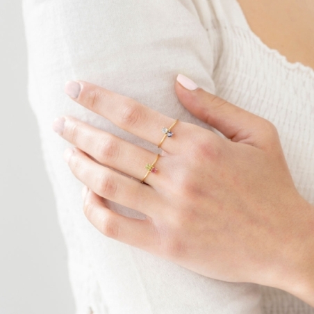 Anillo Doble Garra con Topacio Rosa y Peridot en Oro Amarillo de 18 KT puesto