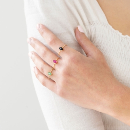 Anillo con Rubí Natural en Oro Amarillo de 18 KT puesto