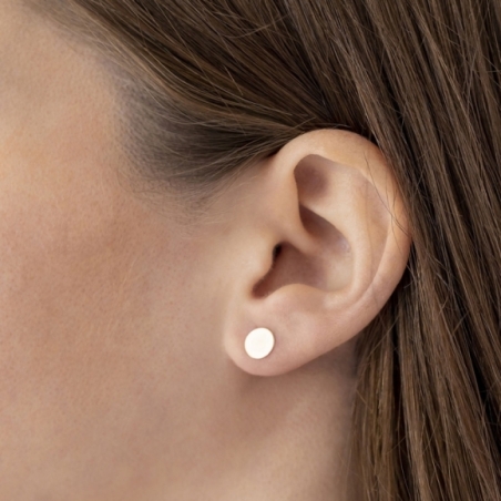 Pendientes de Disco en Oro Amarillo de 18 KT puestos