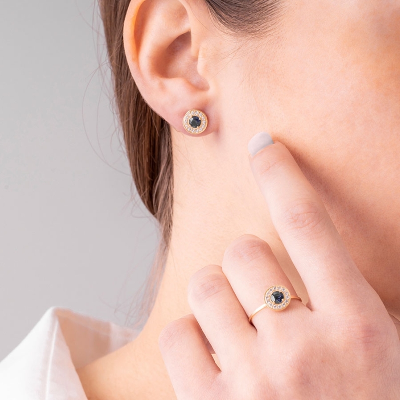 Anillo y pendientes a juego de Forma Redonda con Zafiro Natural y Topacios Blancos puestos