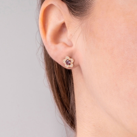 Pendientes en Forma de Flor con Rubí Natural y Topacios Blancos puestos