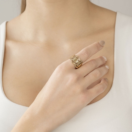 Anillo Grueso con Trenzas en Oro Amarillo puesto