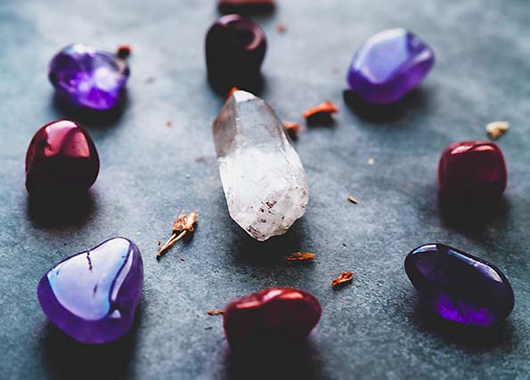 Qué diferencia las piedras preciosas de las piedras semipreciosas? –  DGjoyeros